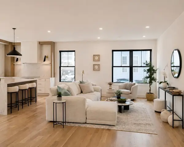 21 South Waverly #21, Boston, MA 02135