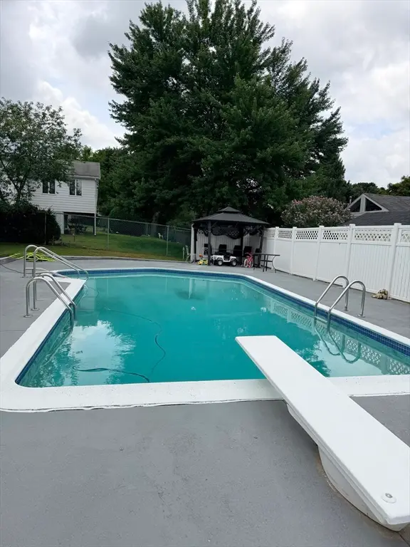 17 Valley Rd, Stoneham, MA 02180 - #3