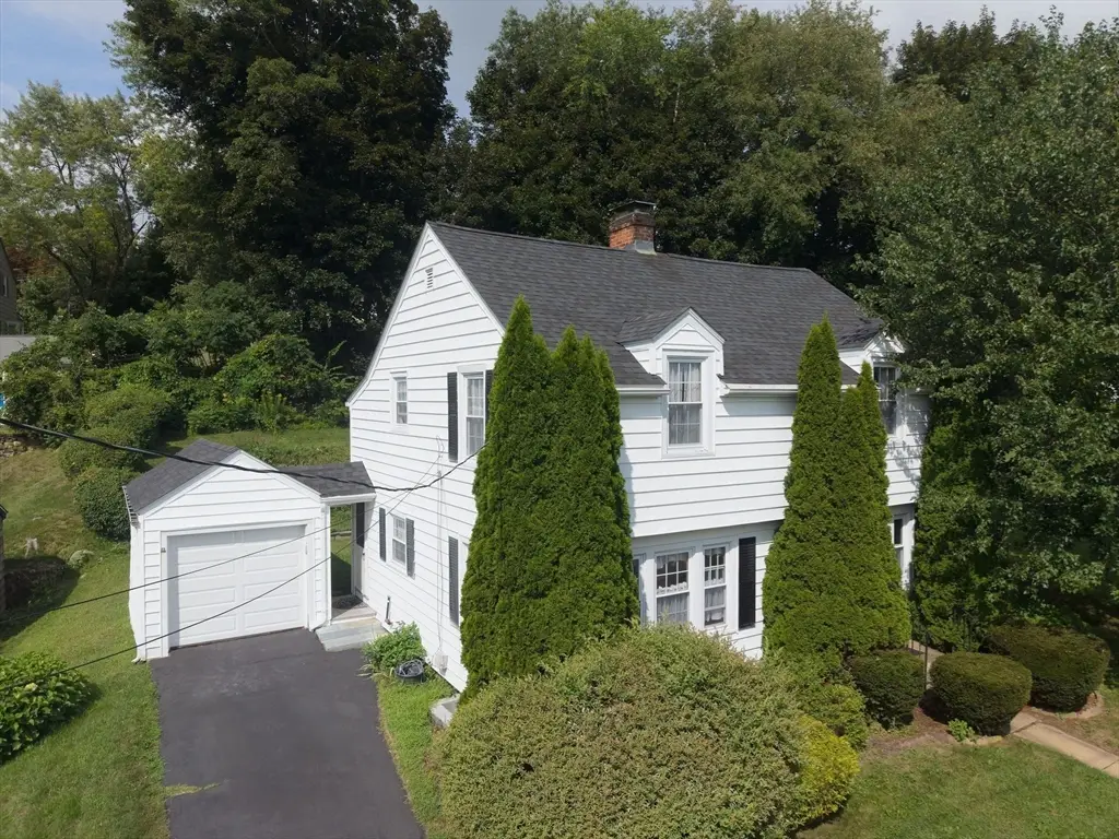 25 Westwood Pkwy, Southbridge, MA 01550 - #1