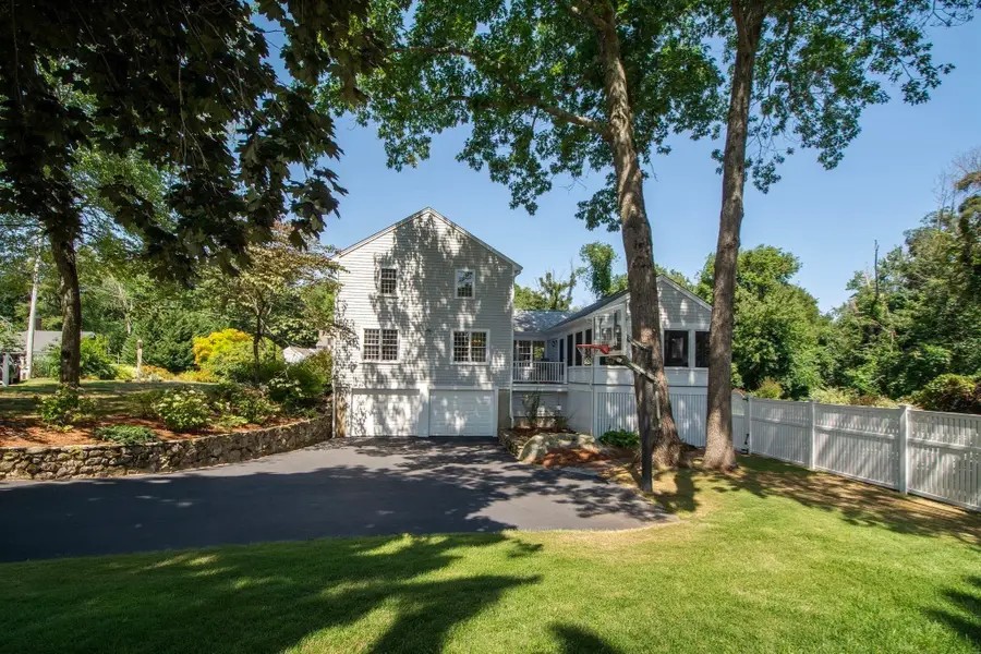 39 Ledgewood Dr, Cohasset, MA 02025 - #2