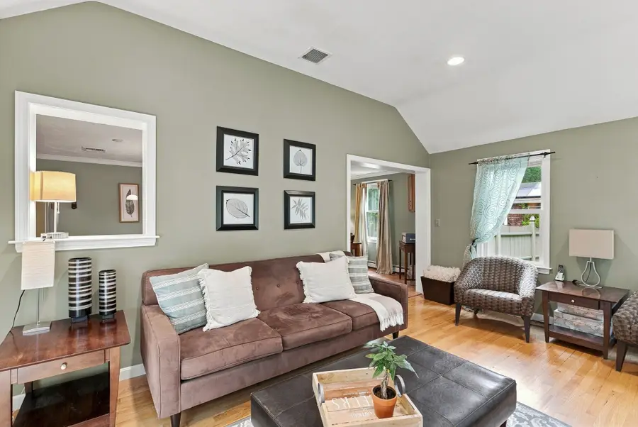36 Bartlett Street, Pembroke, MA 02359 - #3