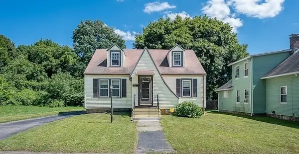 4 Grammont Rd, Worcester, MA 01607