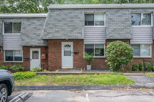 141 Thissell Ave #26, Dracut, MA 01826
