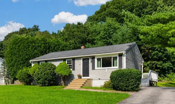 59 Brookside Ave, Webster, MA 01570