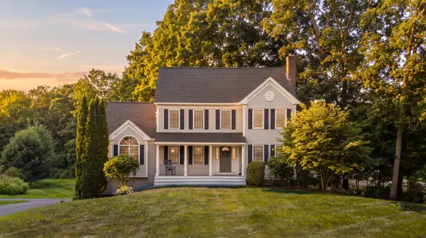 10 Shirley Street, Pepperell, MA 01463