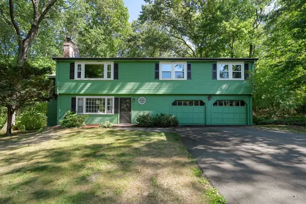 8 Dana Rd, Bedford, MA 01730