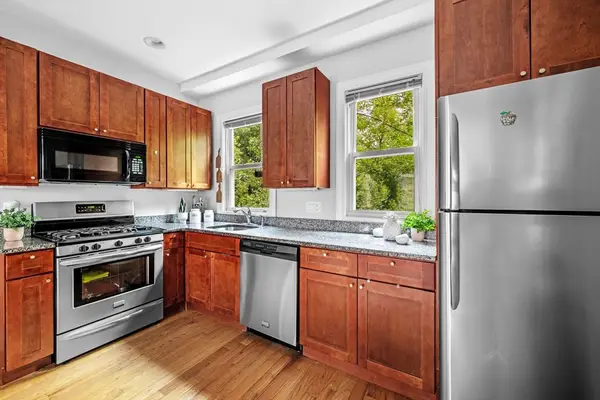 33 Plainfield St #2, Boston, MA 02130