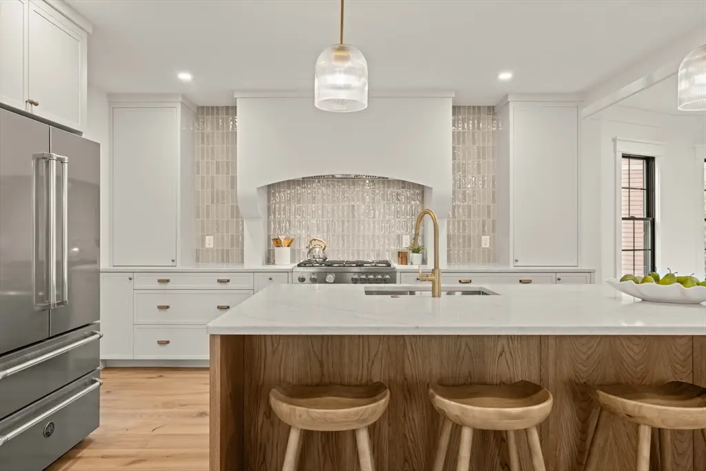 23 College Hill Rd #1, Somerville, MA 02144 - #1