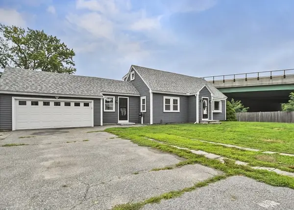 1070 Riverside Dr, Methuen, MA 01844