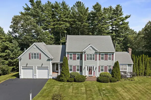 49 Lantern Ln, Pembroke, MA 02359