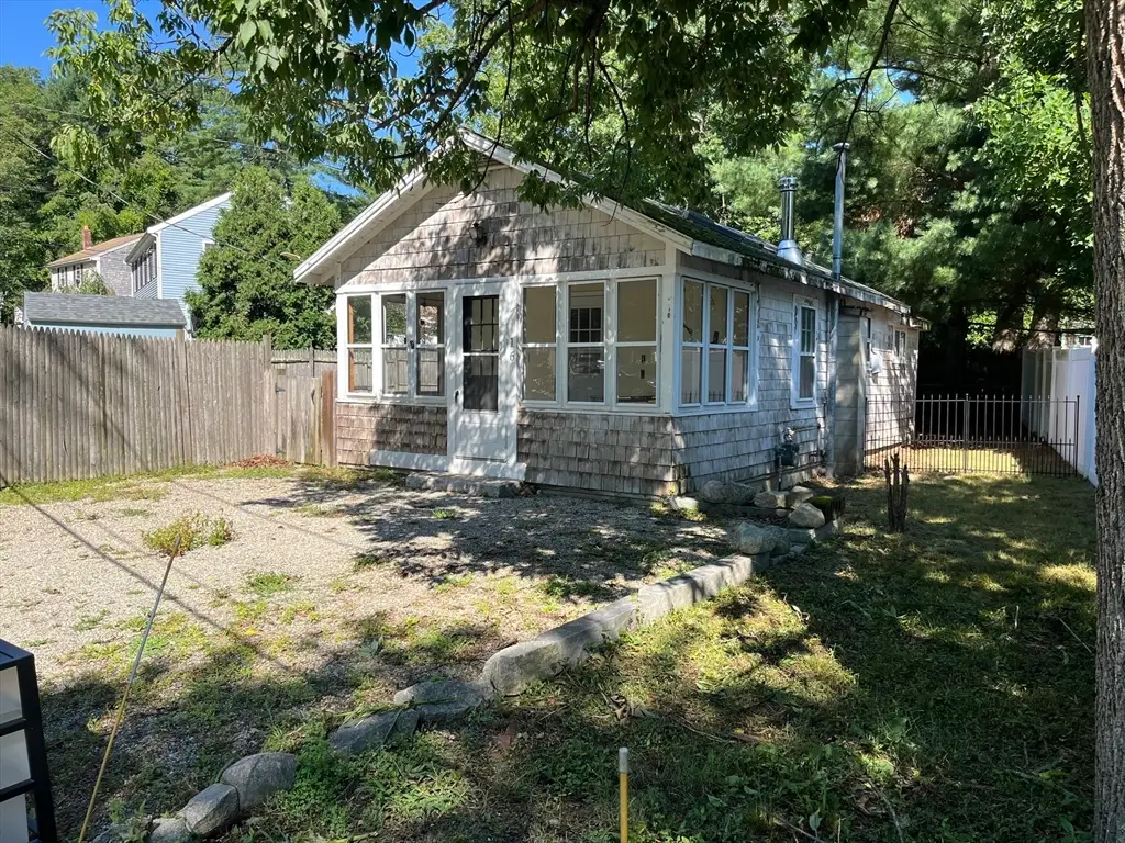 16 West St, Hanson, MA 02341 - #1