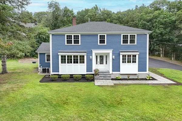 113 River St, Middleton, MA 01949