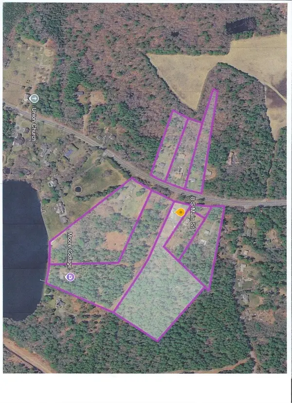 8 S Main St, Carver, MA 02330