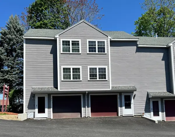 80 Smith St #2A, Lowell, MA 01851