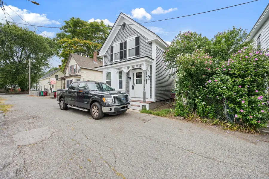4 Pollard Ave, Lowell, MA 01850 - #3