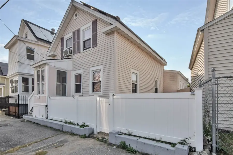 87 Abbott St, Lawrence, MA 01843 - #3