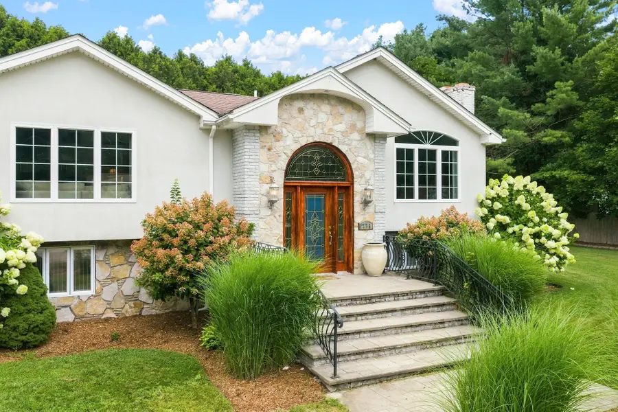 1298 Rebecca Rd, Dighton, MA 02764 - #3