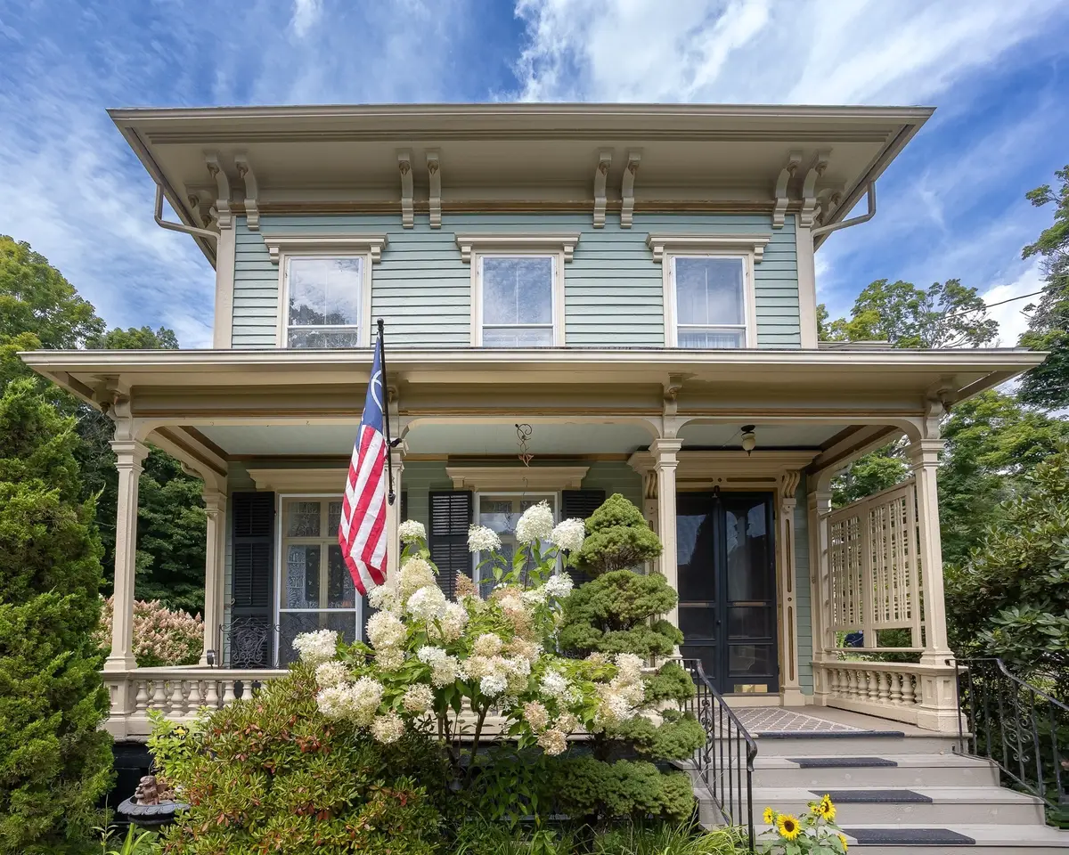 1 High St, Haydenville, MA 01039 - #1
