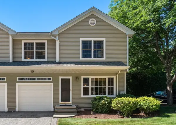 19 Gerard Lane #19, Chicopee, MA 01020