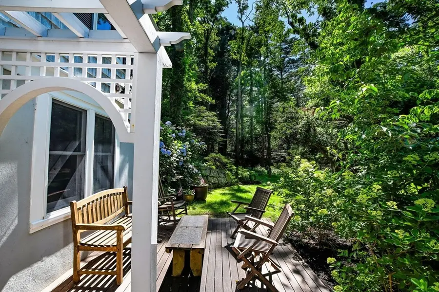 72 Benjamin Nyes, Falmouth, MA 02540 - #2
