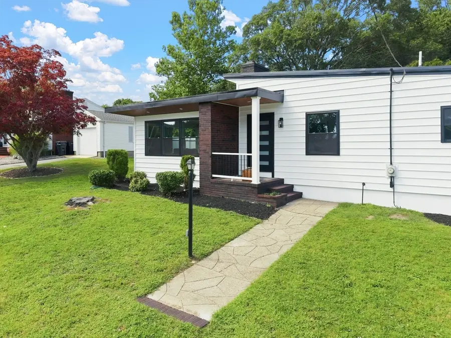 21 Hilltop Rd, Dartmouth, MA 02747 - #2