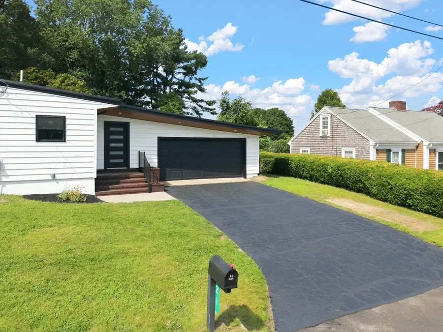 21 Hilltop Rd, Dartmouth, MA 02747 - #3
