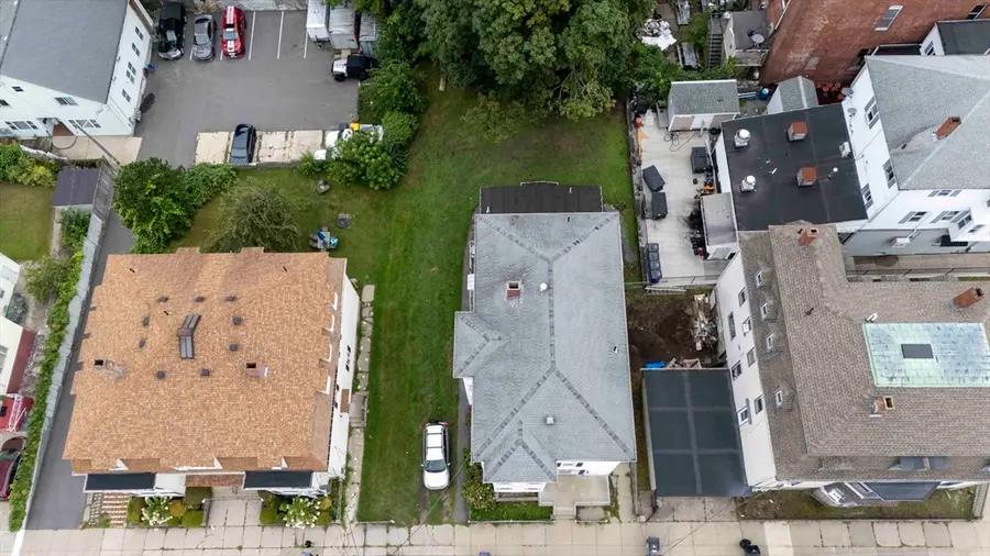 610 Bradford Ave, Fall River, MA 02721 - #3
