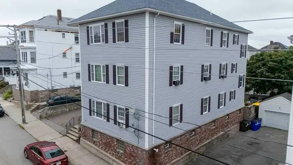 54 Arizona St, Fall River, MA 02721