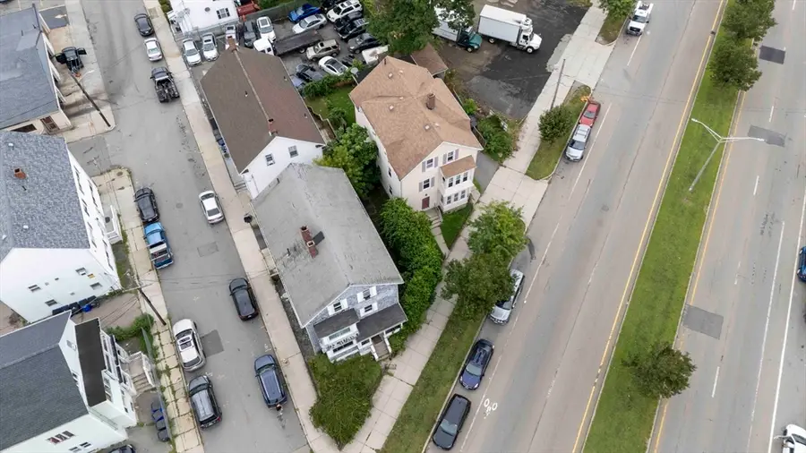 593 Plymouth Ave, Fall River, MA 02721 - #3