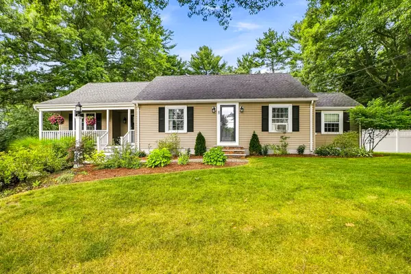 8 Mellen St, Hopedale, MA 01747