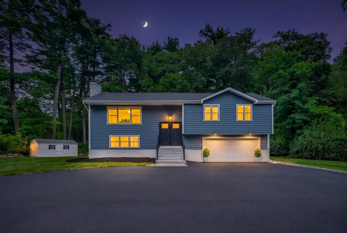 8 Willowdale Dr, Lynnfield, MA 01940 - #1