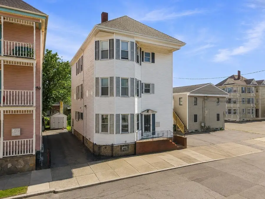 320 Davis Street, New Bedford, MA 02746 - #2