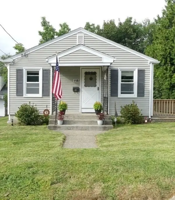 118 Randolph Ave, Tiverton, RI 02878