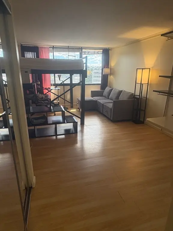 70 Southbridge St #812, Worcester, MA 01608