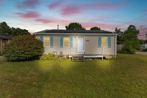 28 Sunset Blvd, Wareham, MA 02538