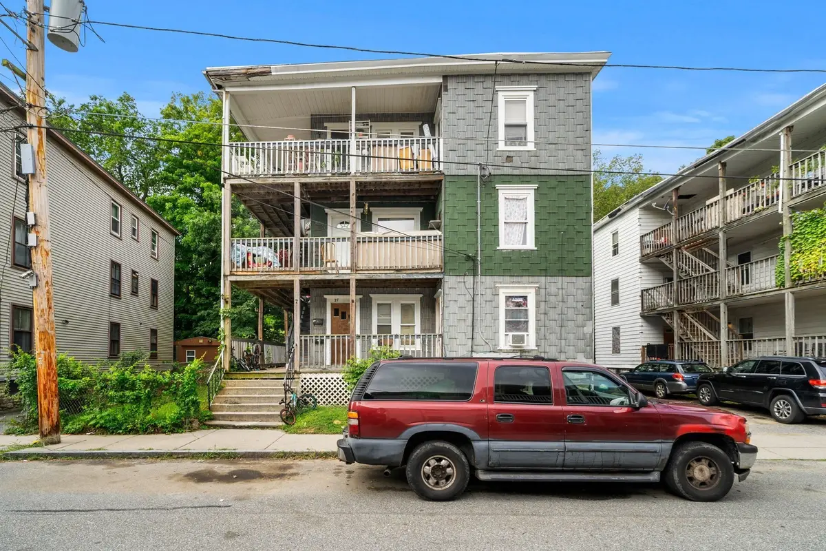 27 Henry St, Southbridge, MA 01550 - #1