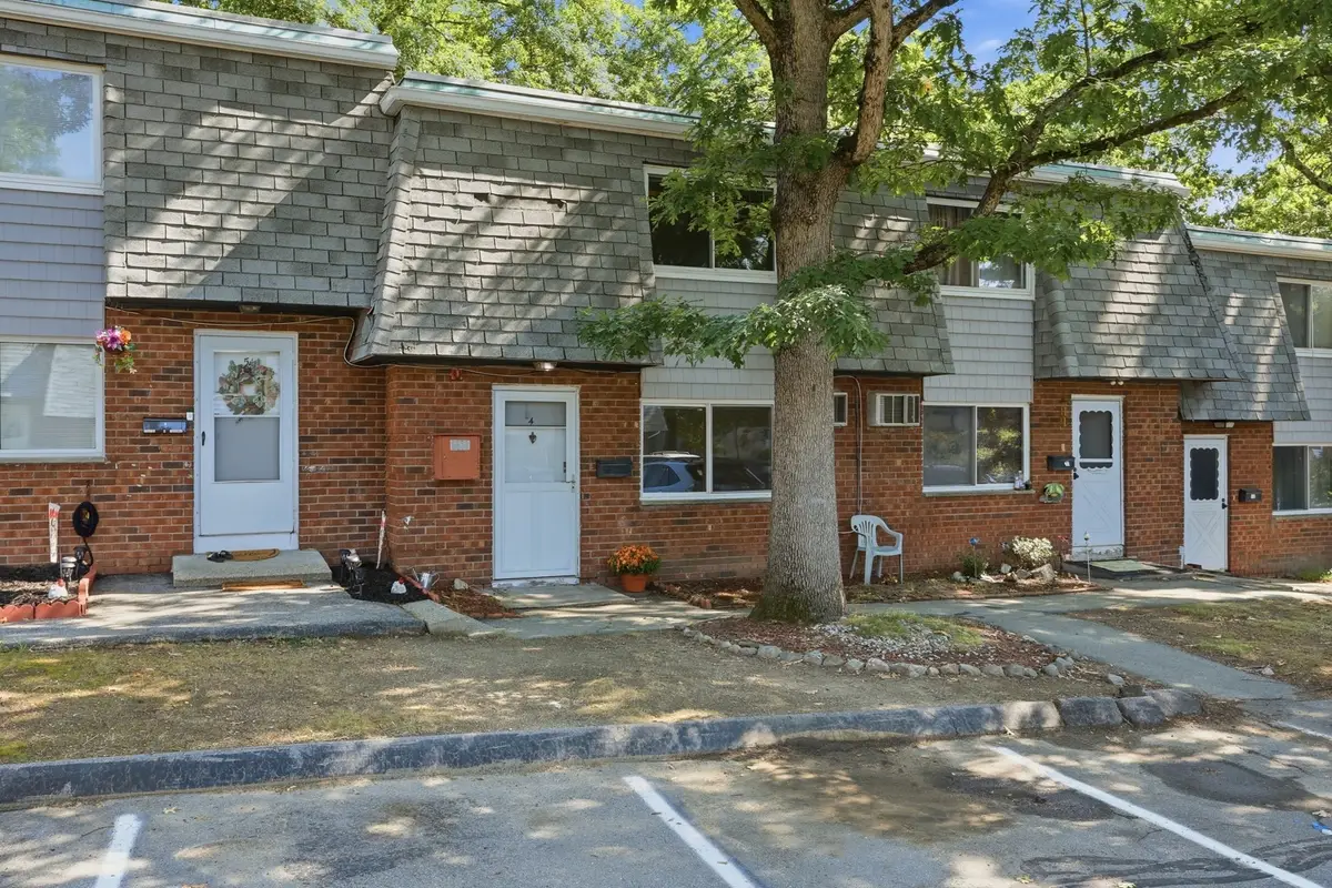 141 Thissell Ave #4, Dracut, MA 01826 - #1