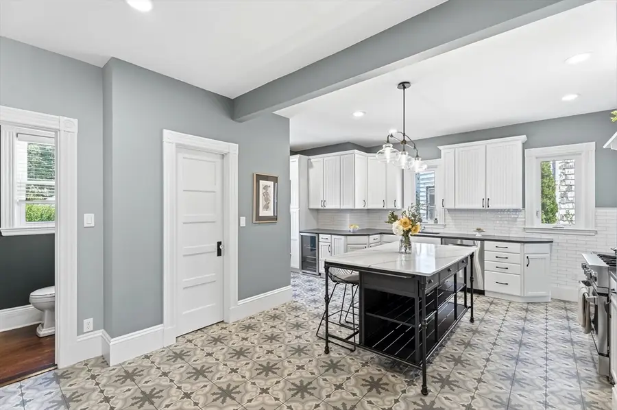 19 Gilmore St, Everett, MA 02149 - #3