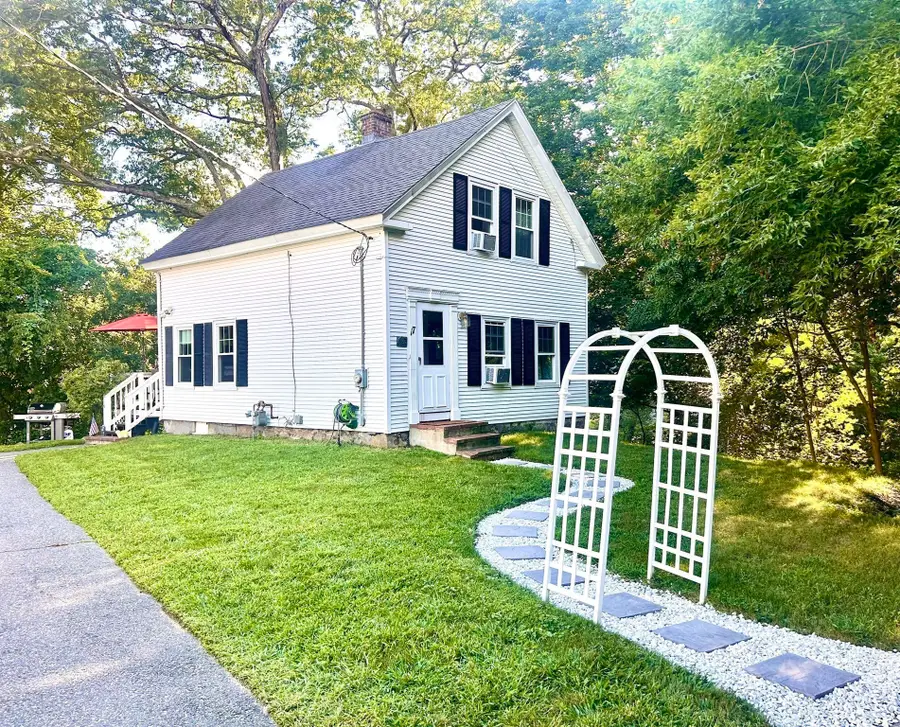 17 Cutler St, Medway, MA 02053 - #2