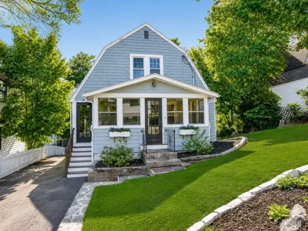 96 Wompatuck Rd, Hingham, MA 02043