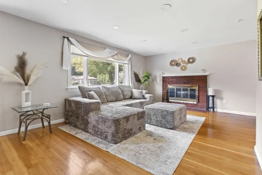 27 Lyman Rd, Framingham, MA 01701 - #3