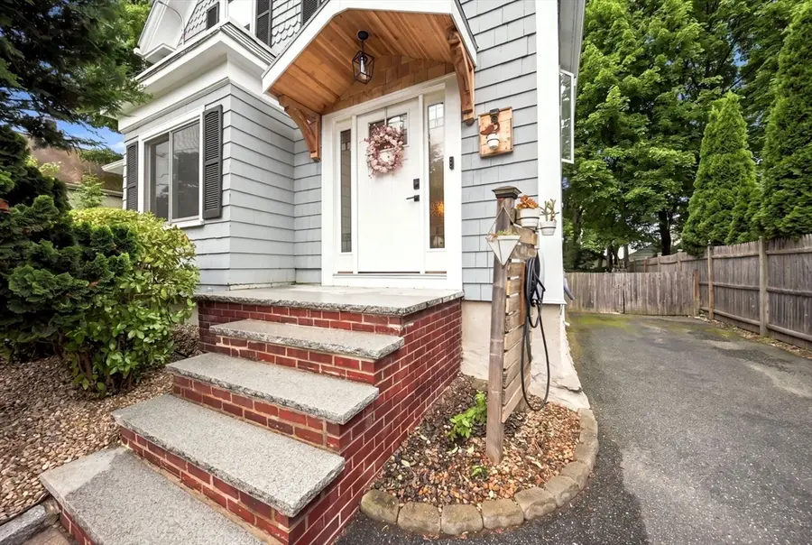 8 Charles St, Stoneham, MA 02180 - #2