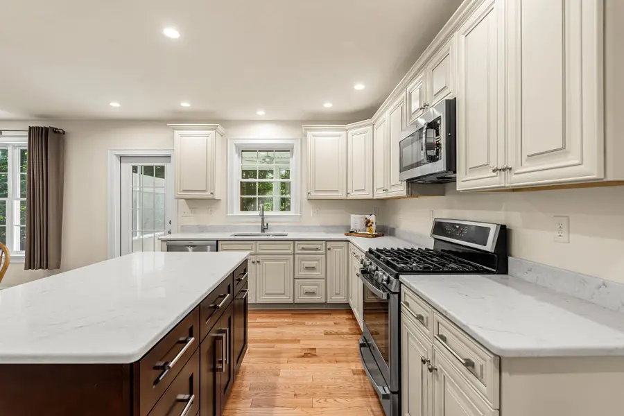 14 Village Rd, Pepperell, MA 01463 - #3