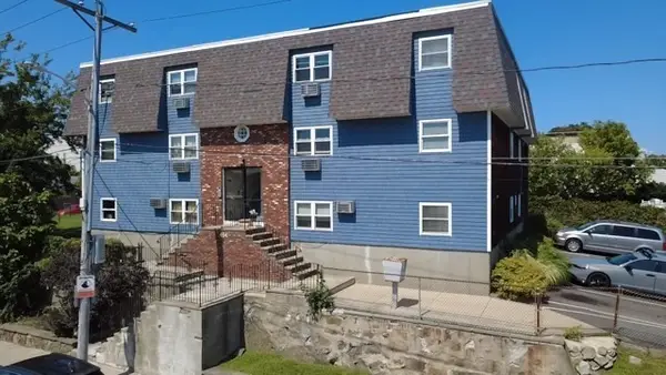464 Bank St #5, Fall River, MA 02720