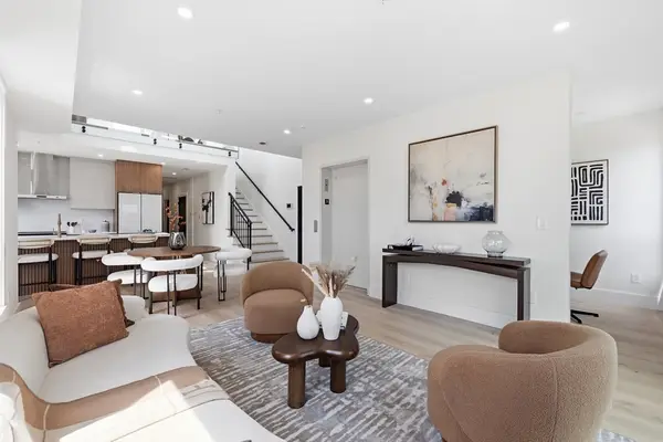 17 Holmes #PH1, Quincy, MA 02171