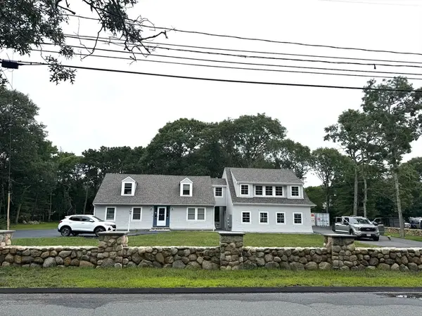 4 Edgerton Dr, Falmouth, MA 02556