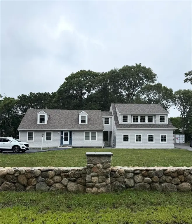 4 Edgerton Dr, North Falmouth, MA 02556 - #3