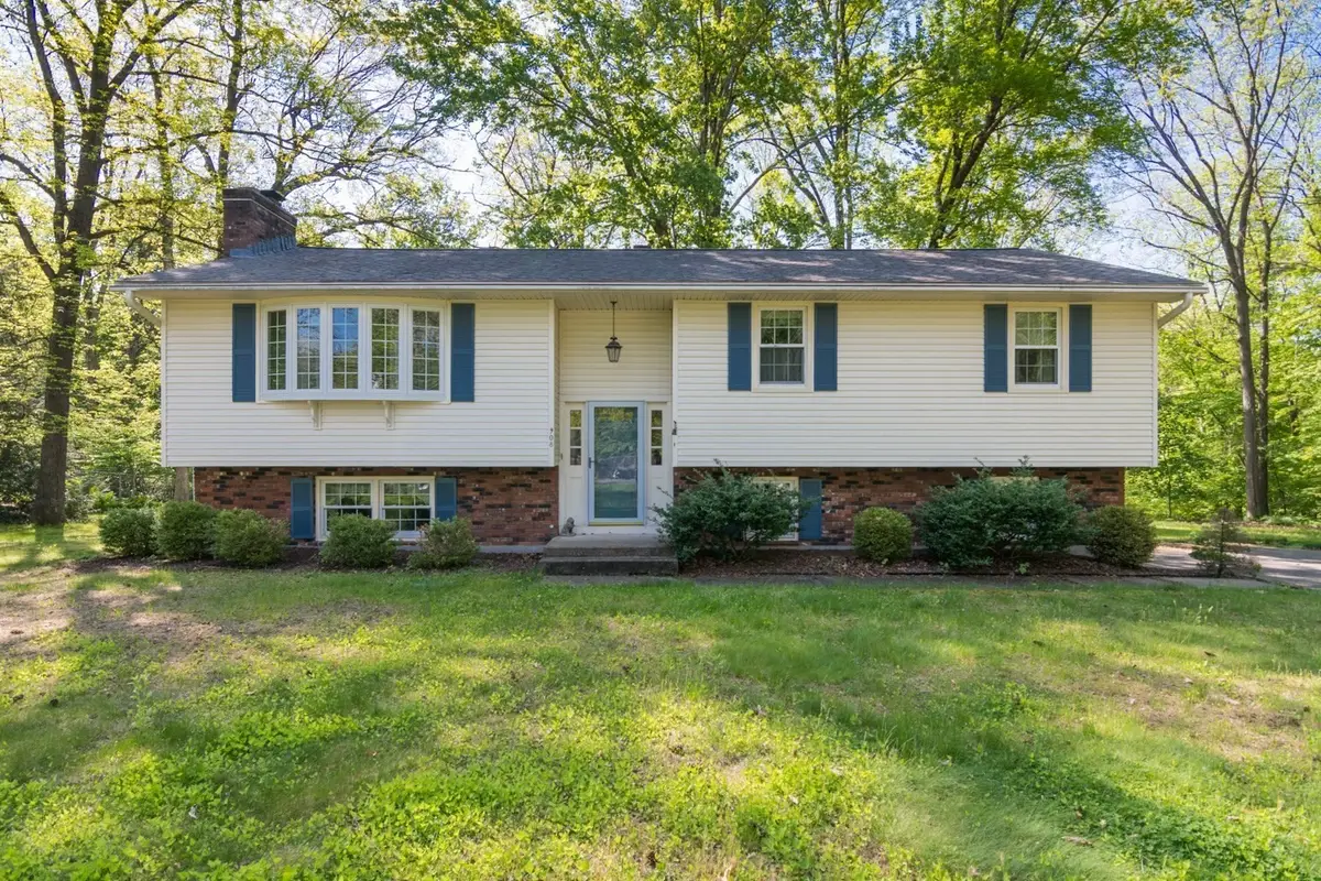 908 Burts Pit Rd, Northampton, MA 01062 - #1