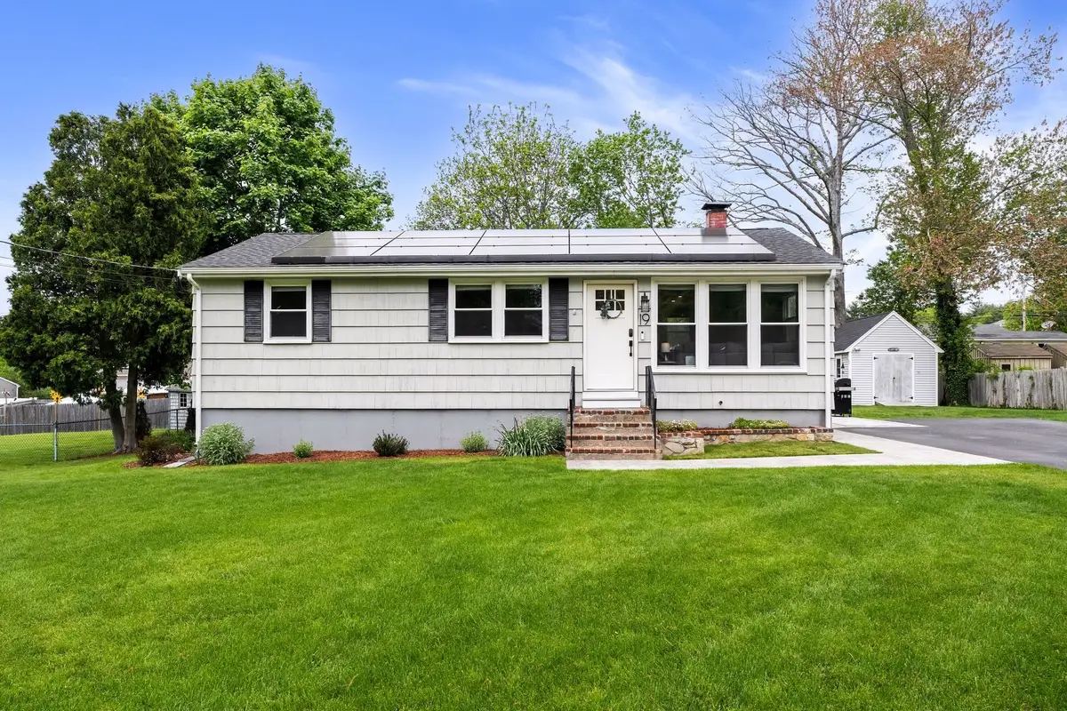 19 Burr Ave, Pembroke, MA 02359 - #1
