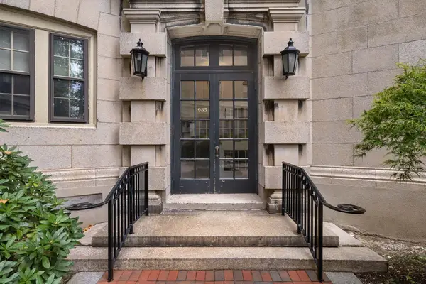 985 Memorial Drive #401, Cambridge, MA 02138